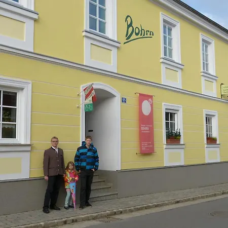 Weingut Bohrn Himmelbett Pensjonat