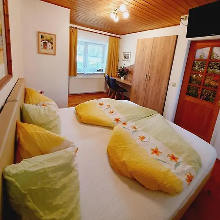 Pensjonat Weingut Bohrn Himmelbett Herrnbaumgarten
