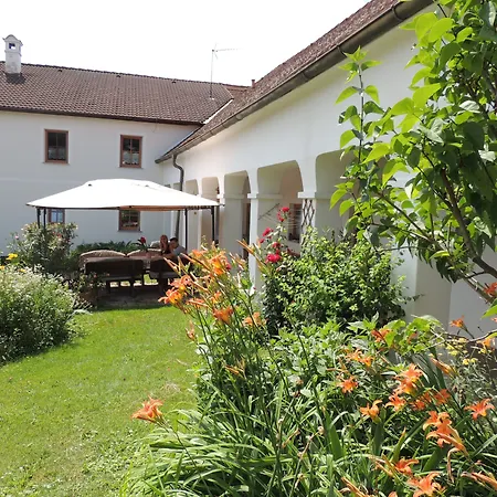 维古伯恩梅尔贝特旅馆 Herrnbaumgarten