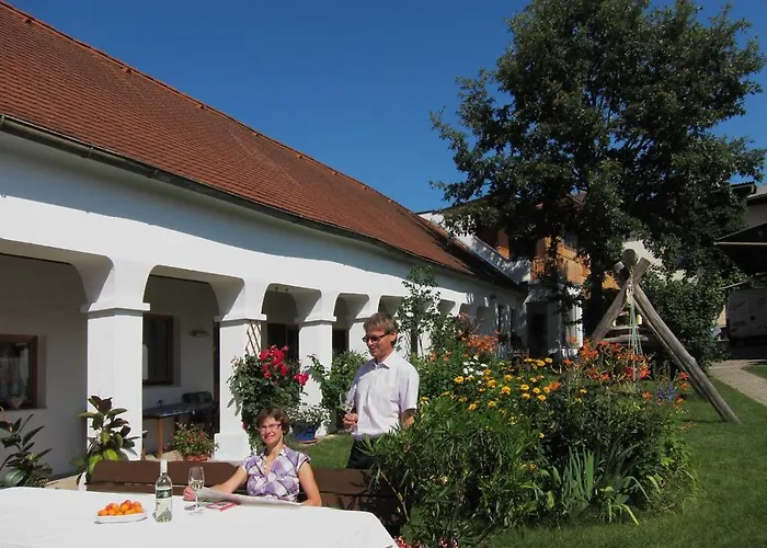 Weingut Bohrn Himmelbett Guest house Herrnbaumgarten
